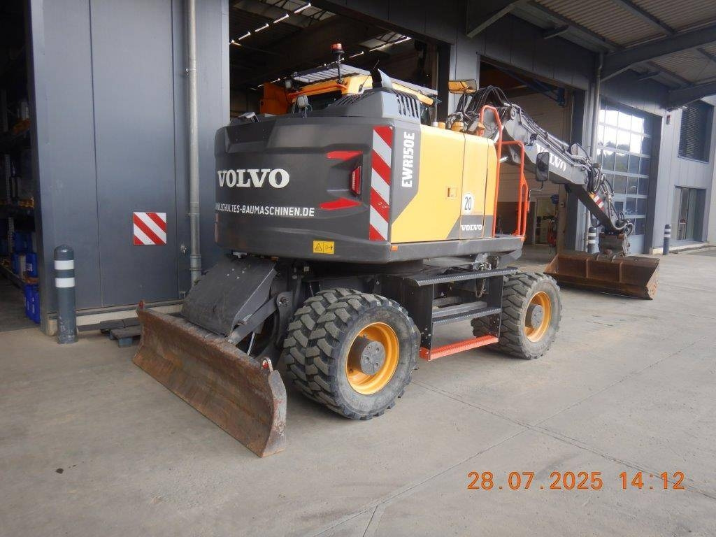 Volvo EWR 150 E - Колесен багер: снимка 3 Volvo EWR 150 E - Колесен багер: снимка 3