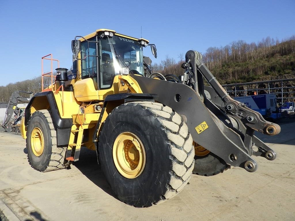 Volvo L 220 H - Колесен товарач: снимка 3 Volvo L 220 H - Колесен товарач: снимка 3