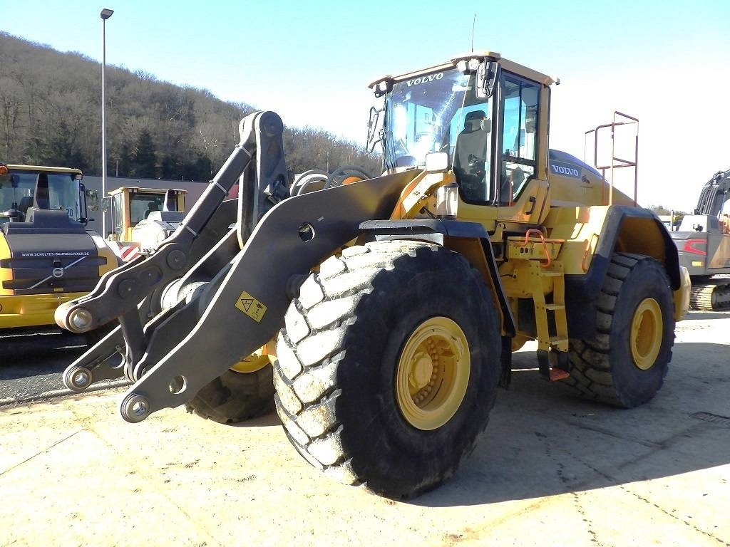 Volvo L 220 H - Колесен товарач: снимка 1 Volvo L 220 H - Колесен товарач: снимка 1