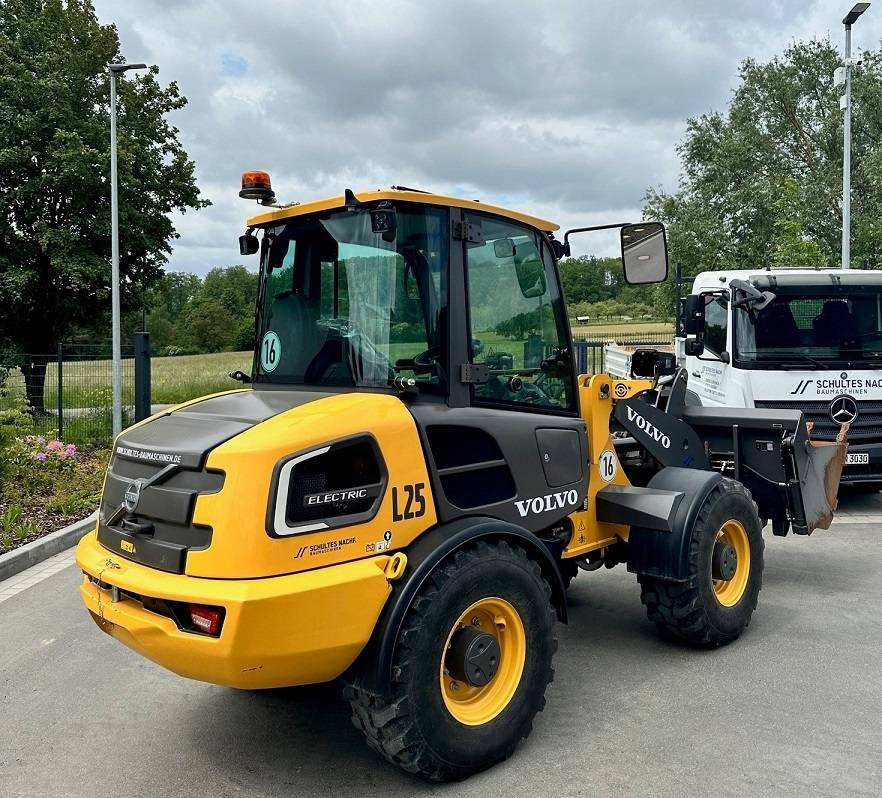 Volvo L 25 Electric - Колесен товарач: снимка 3 Volvo L 25 Electric - Колесен товарач: снимка 3