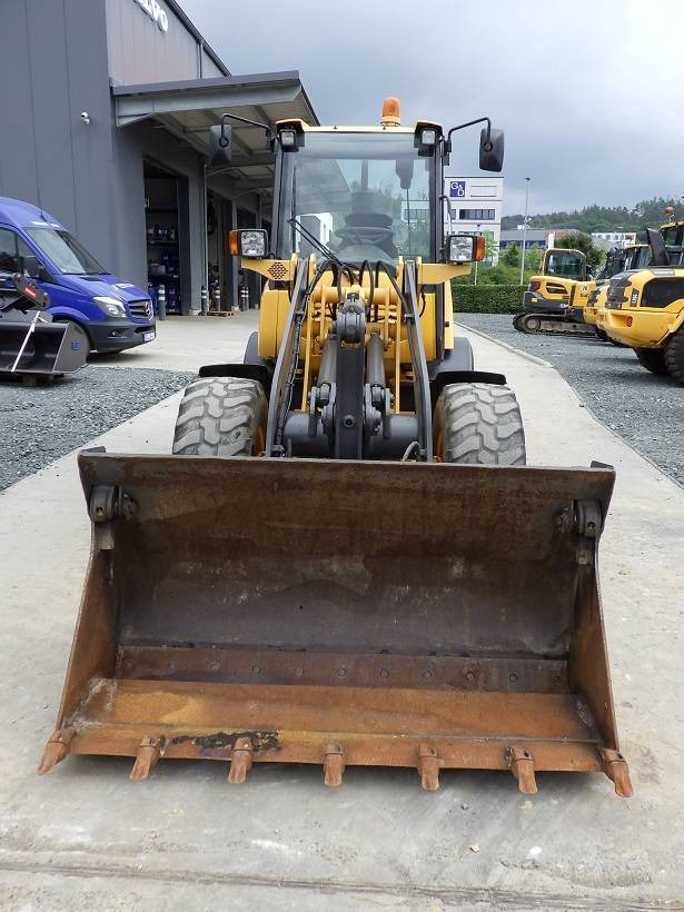 Volvo L 25 F - Колесен товарач: снимка 2 Volvo L 25 F - Колесен товарач: снимка 2