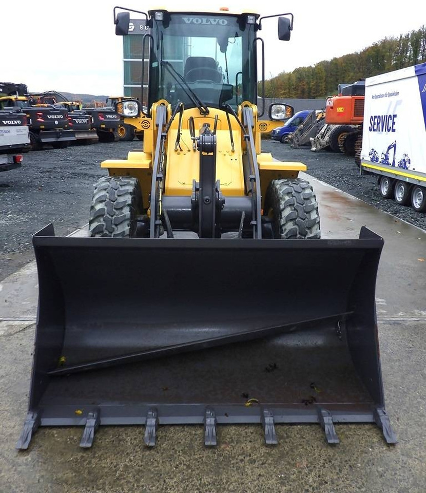 Volvo L 30 G - Колесен товарач: снимка 2 Volvo L 30 G - Колесен товарач: снимка 2