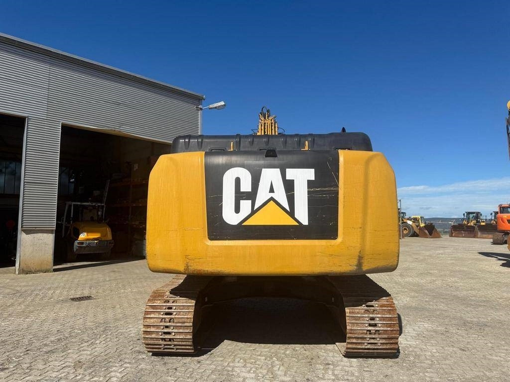 CAT 326 F LN - Верижен багер: снимка 4 CAT 326 F LN - Верижен багер: снимка 4