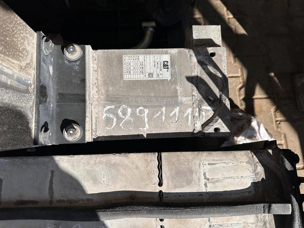 CAT 589-1115 - Ölkühler - Радиатор за Строителна техника: снимка 1 CAT 589-1115 - Ölkühler - Радиатор за Строителна техника: снимка 1