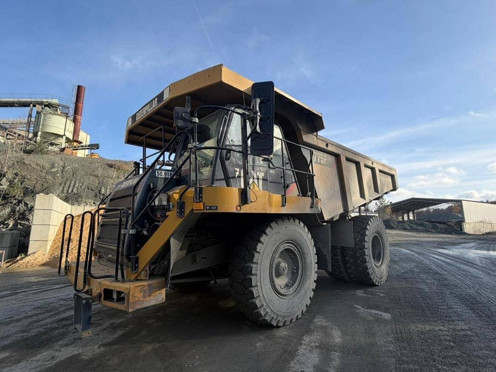 CAT 775 F - Кариерен самосвал: снимка 1 CAT 775 F - Кариерен самосвал: снимка 1