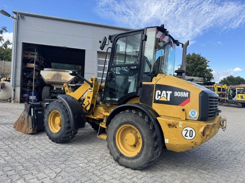 CAT 908M - Колесен товарач: снимка 2 CAT 908M - Колесен товарач: снимка 2