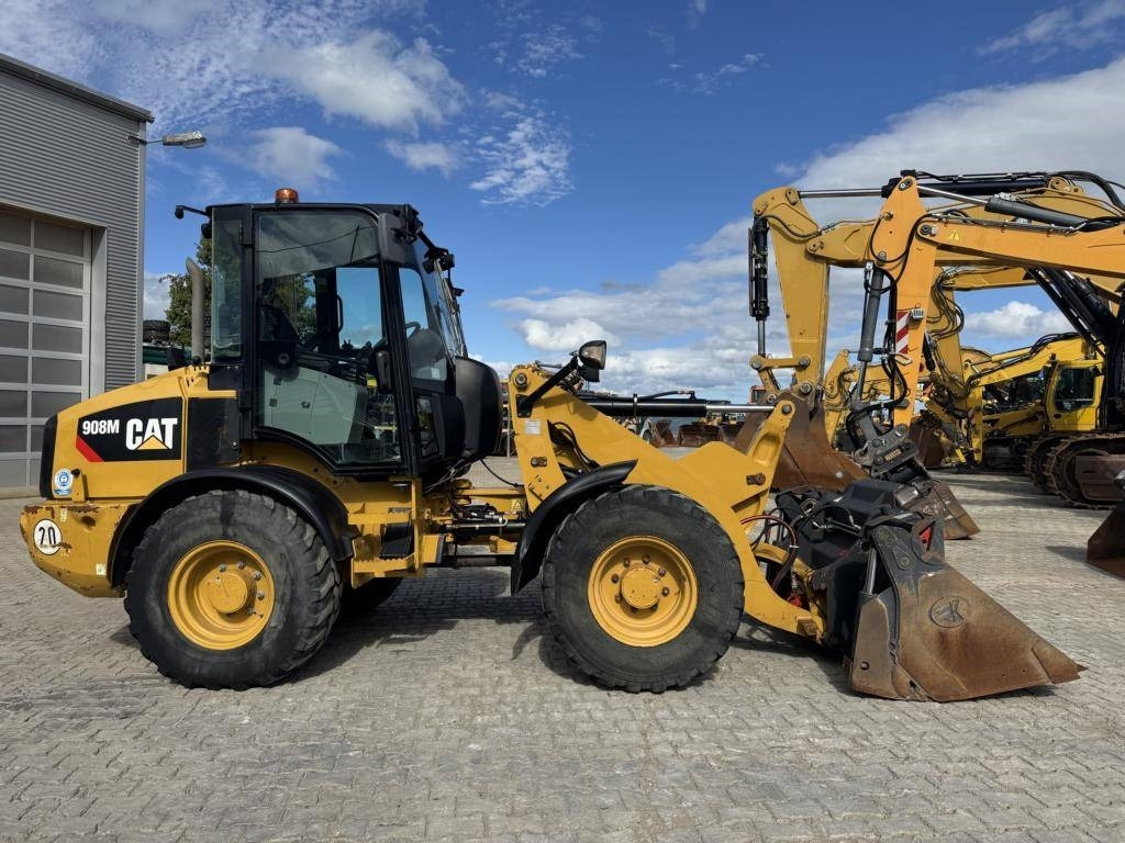 Колесен товарач CAT 908M: снимка 7