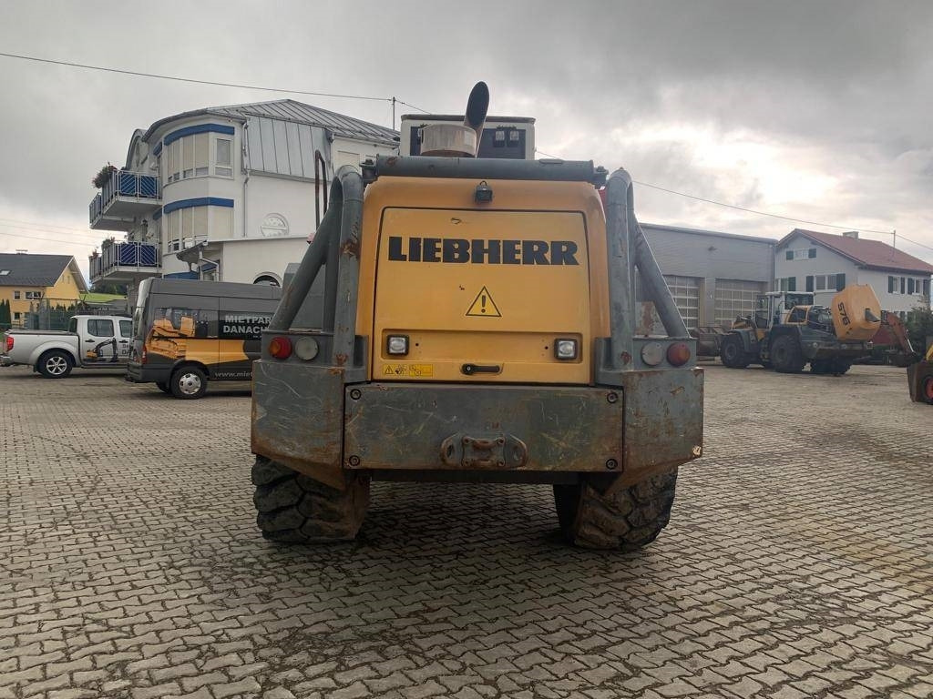 Liebherr L 576 - Колесен товарач: снимка 4 Liebherr L 576 - Колесен товарач: снимка 4
