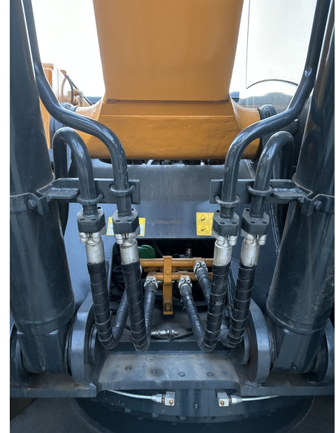 Верижен багер 2022 Hyundai 225: снимка 19