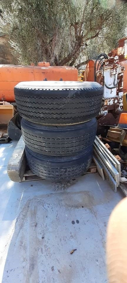 Bridgestone 385/65R22.5 - Гума за Строителна техника: снимка 2 Bridgestone 385/65R22.5 - Гума за Строителна техника: снимка 2