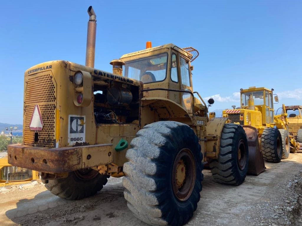 Колесен товарач CAT 966 C: снимка 7