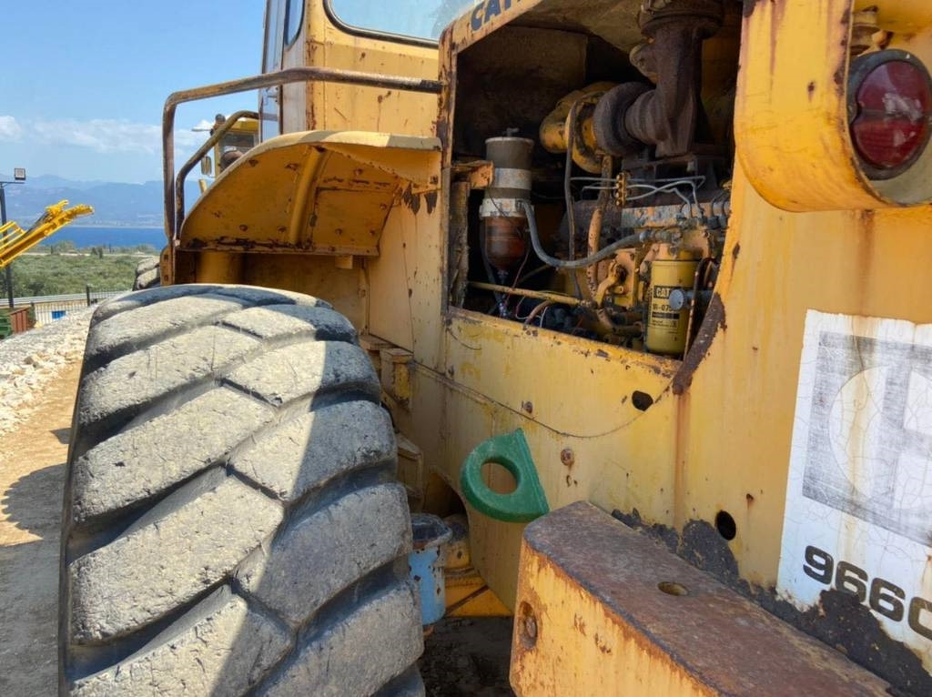 Колесен товарач CAT 966 C: снимка 14