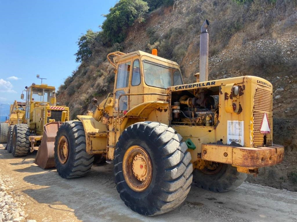 Колесен товарач CAT 966 C: снимка 10