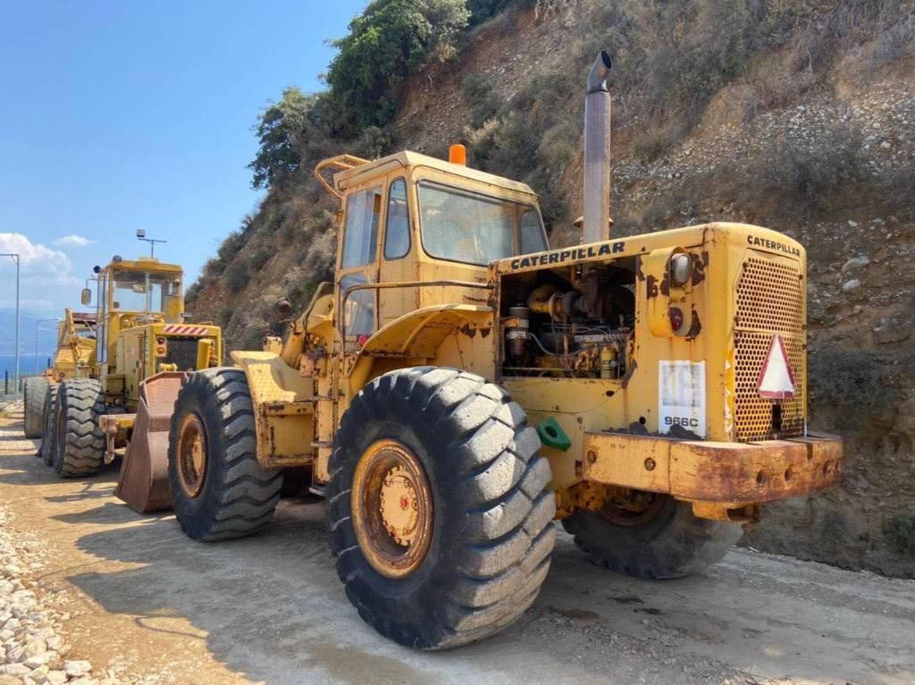 Колесен товарач CAT 966 C: снимка 9