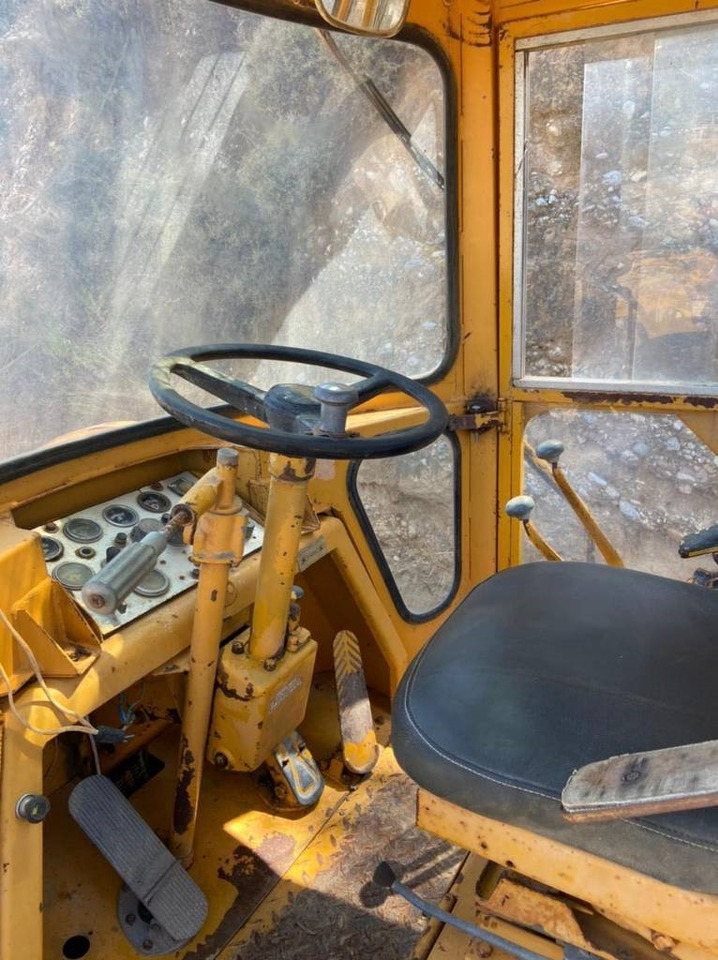 Колесен товарач CAT 966 C: снимка 20