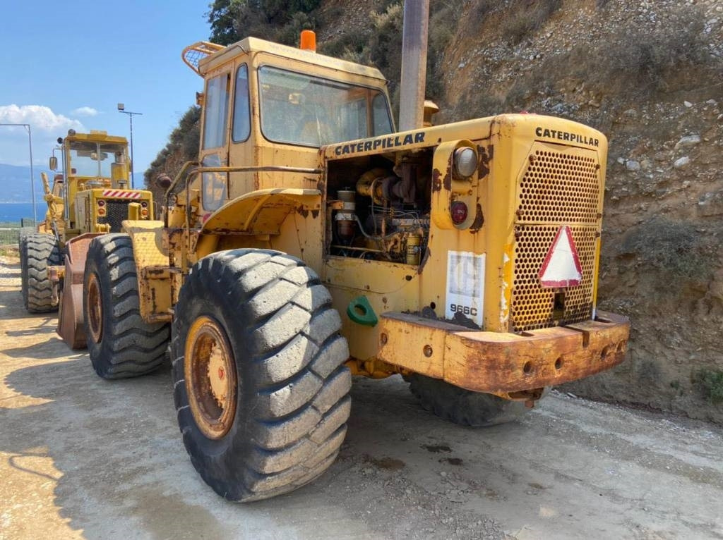 Колесен товарач CAT 966 C: снимка 11