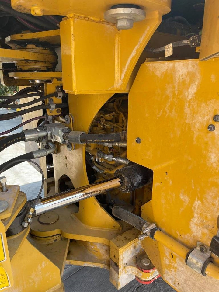 Колесен товарач CAT 972M II: снимка 15