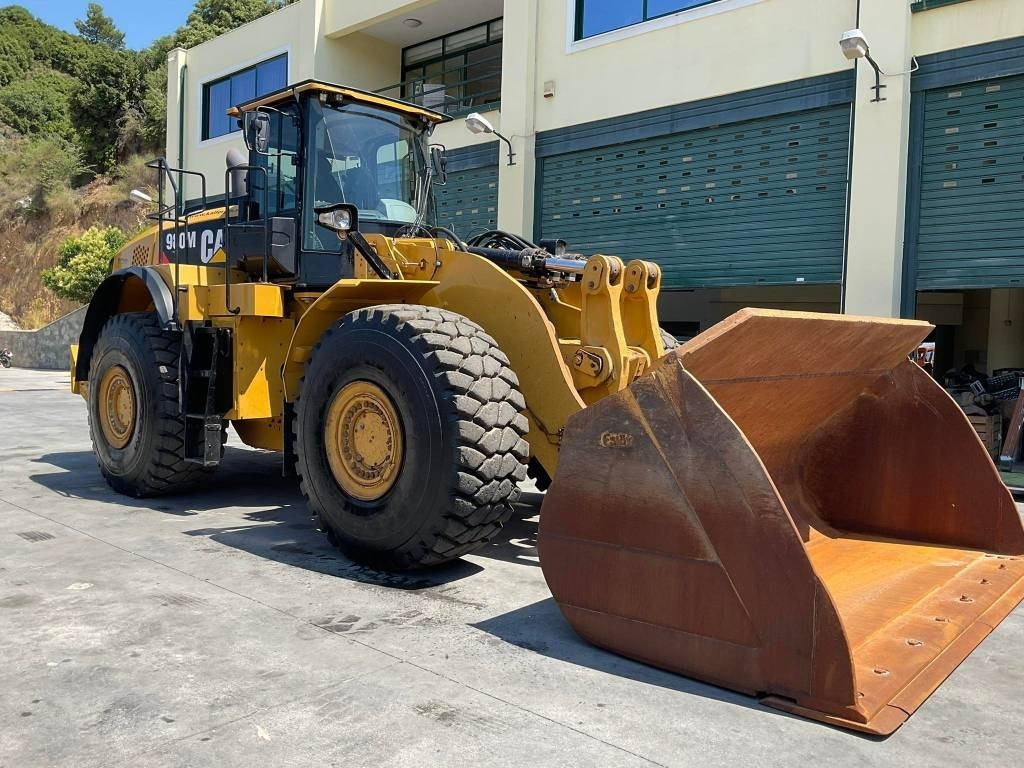 CAT 980M - Колесен товарач: снимка 2 CAT 980M - Колесен товарач: снимка 2