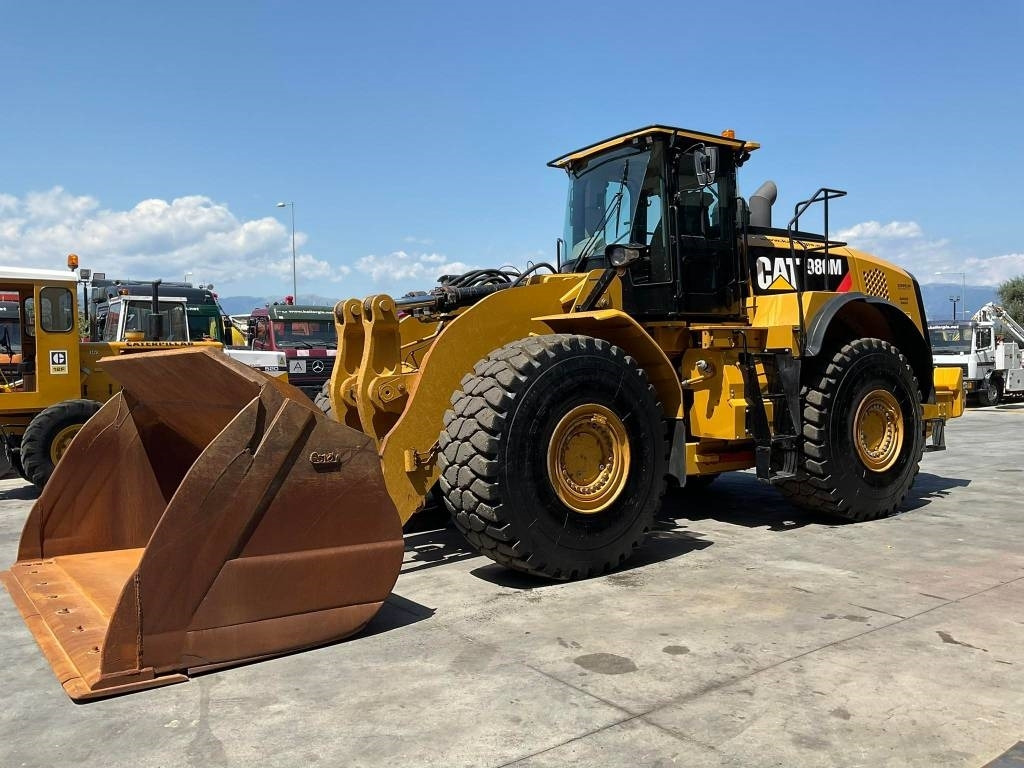 CAT 980M - Колесен товарач: снимка 1 CAT 980M - Колесен товарач: снимка 1