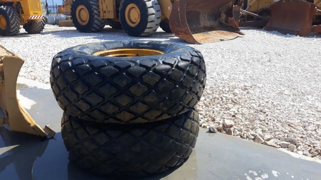 Goodyear 23.1-26 R3 MAZI ME ZANTES - Гума за Строителна техника: снимка 2 Goodyear 23.1-26 R3 MAZI ME ZANTES - Гума за Строителна техника: снимка 2
