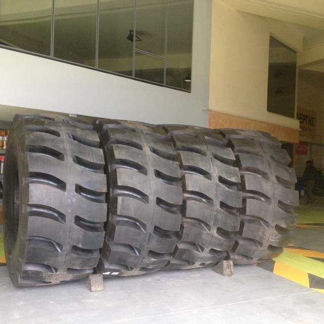 Goodyear 3565R33 L5 - Гума за Строителна техника: снимка 2 Goodyear 3565R33 L5 - Гума за Строителна техника: снимка 2