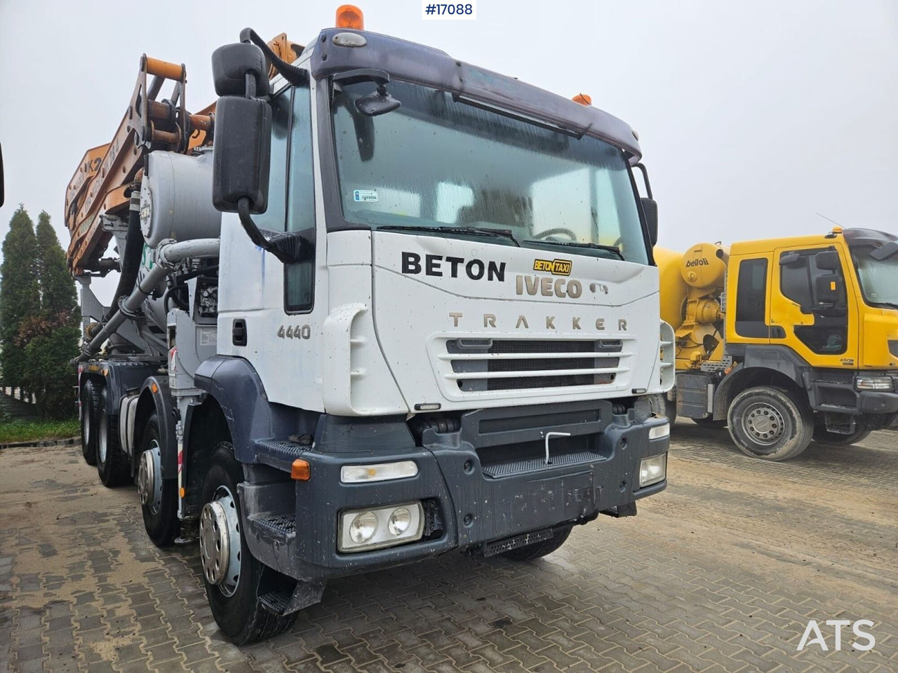 Concrete pump CIFA Magnum MK 28,4 IVECO 8x4 (2006) - Бетон помпа: снимка 2 Concrete pump CIFA Magnum MK 28,4 IVECO 8x4 (2006) - Бетон помпа: снимка 2