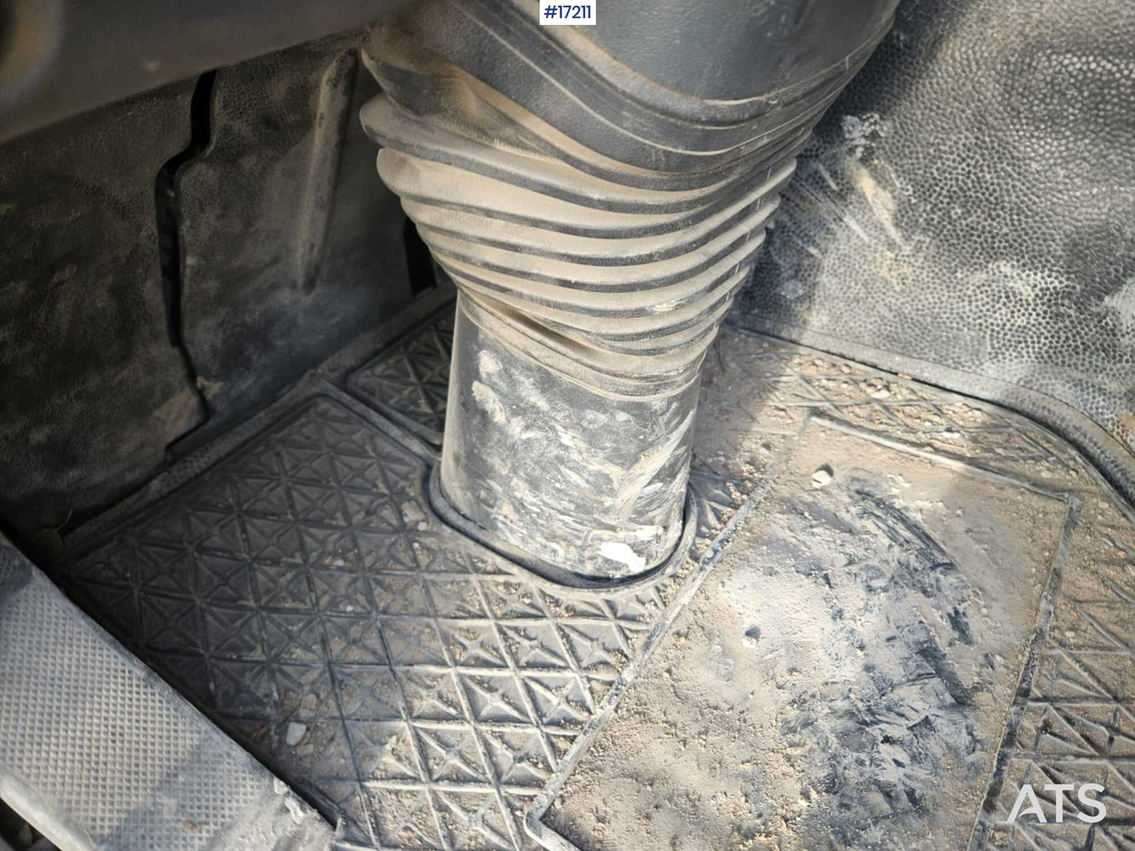 Лизинг на  Concrete pump CIFA - Mercedes-Benz Actros 3244 (2005) Concrete pump CIFA - Mercedes-Benz Actros 3244 (2005): снимка 15