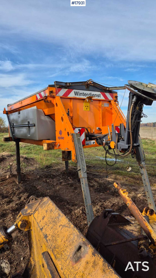 EPOKE SH3401 5m3 sand/salt spreader (2007) - Машина за разпръскване на сол/ Пясък: снимка 2 EPOKE SH3401 5m3 sand/salt spreader (2007) - Машина за разпръскване на сол/ Пясък: снимка 2