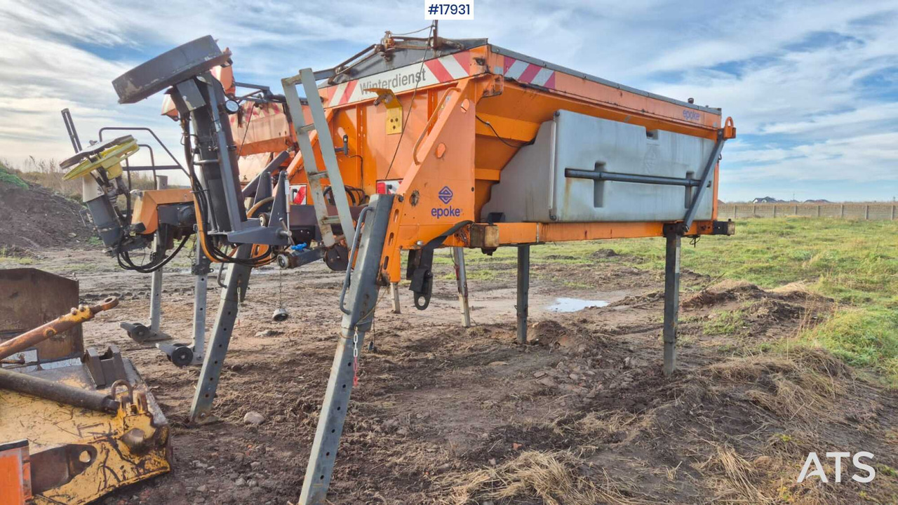 EPOKE SH3401 5m3 sand/salt spreader (2007) - Машина за разпръскване на сол/ Пясък: снимка 1 EPOKE SH3401 5m3 sand/salt spreader (2007) - Машина за разпръскване на сол/ Пясък: снимка 1