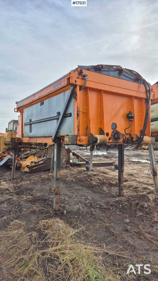 EPOKE SH3401 5m3 sand/salt spreader (2007) - Машина за разпръскване на сол/ Пясък: снимка 5 EPOKE SH3401 5m3 sand/salt spreader (2007) - Машина за разпръскване на сол/ Пясък: снимка 5
