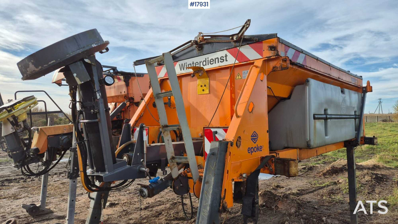 EPOKE SH3401 5m3 sand/salt spreader (2007) - Машина за разпръскване на сол/ Пясък: снимка 3 EPOKE SH3401 5m3 sand/salt spreader (2007) - Машина за разпръскване на сол/ Пясък: снимка 3