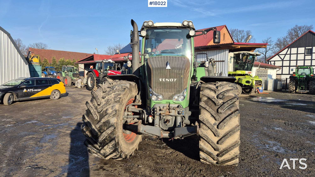 FENDT 933 Vario agricultural tractor (2015) - Трактор: снимка 2 FENDT 933 Vario agricultural tractor (2015) - Трактор: снимка 2