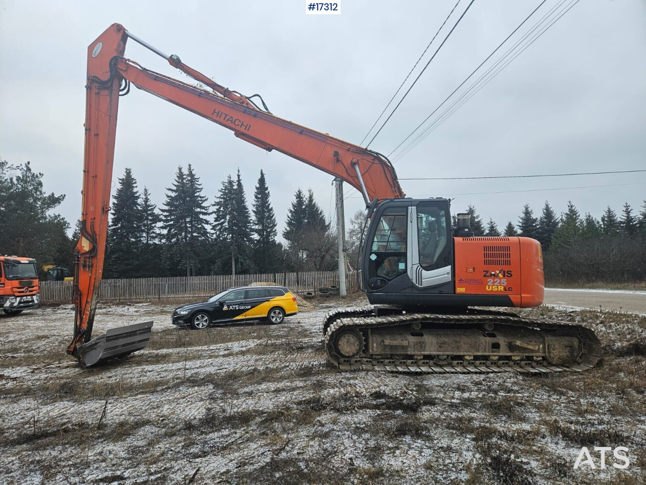 HITACHI ZX225 USRLC Crawler Excavator LONG 16m (2012) - Верижен багер: снимка 1 HITACHI ZX225 USRLC Crawler Excavator LONG 16m (2012) - Верижен багер: снимка 1