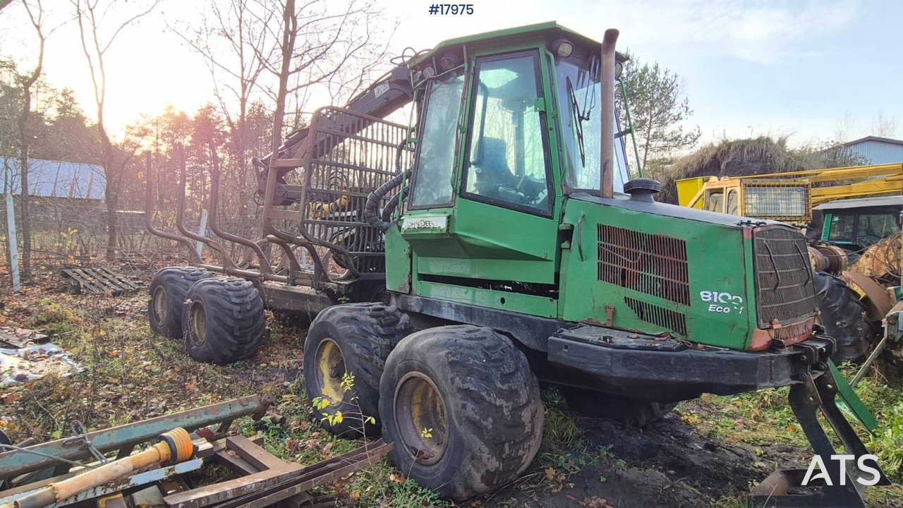 John Deere 810D forwarder (2007) - Форвардер: снимка 1 John Deere 810D forwarder (2007) - Форвардер: снимка 1