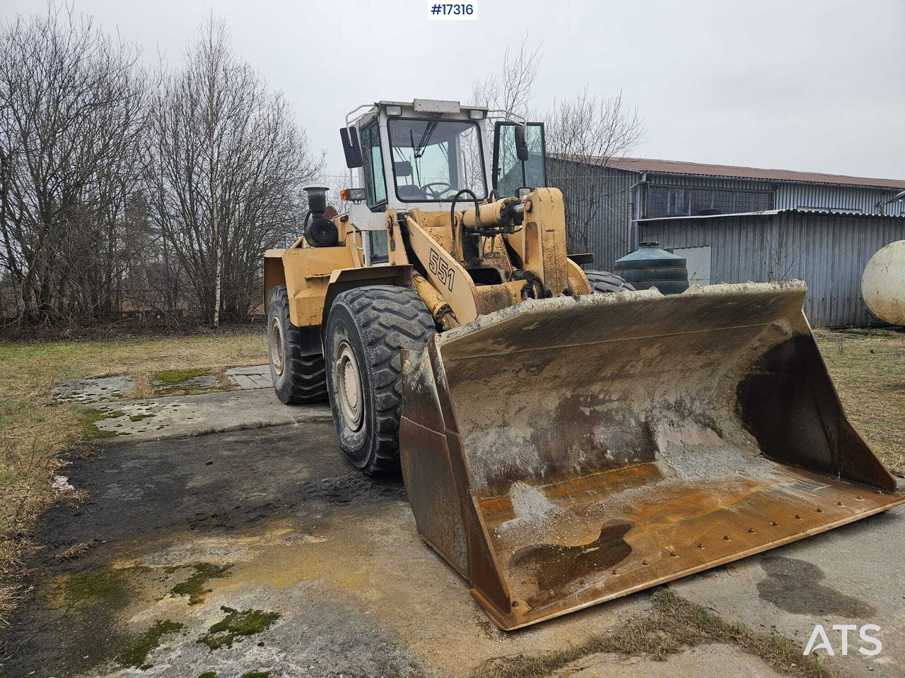 LIEBHERR L551 wheel loader (1995) - Колесен товарач: снимка 3 LIEBHERR L551 wheel loader (1995) - Колесен товарач: снимка 3