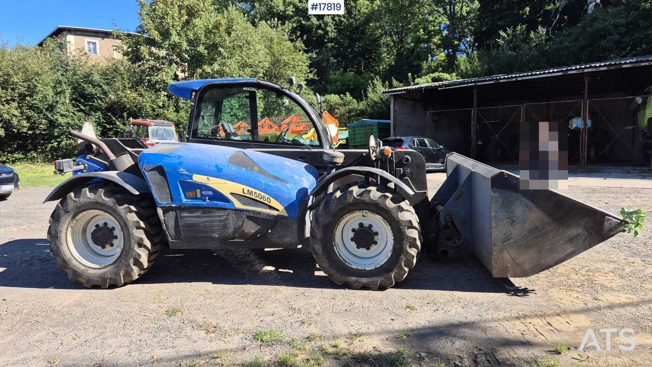 Ładowarka teleskopowa New Holland LM 5060 (2003) - Телескопичен товарач: снимка 3 Ładowarka teleskopowa New Holland LM 5060 (2003) - Телескопичен товарач: снимка 3