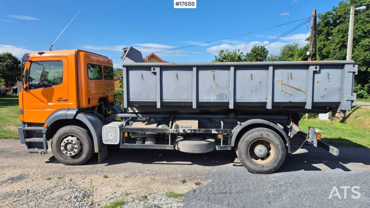 Mercedes-Benz 1828 hooklift (1999) two containers - Мултилифт с кука камион: снимка 4 Mercedes-Benz 1828 hooklift (1999) two containers - Мултилифт с кука камион: снимка 4