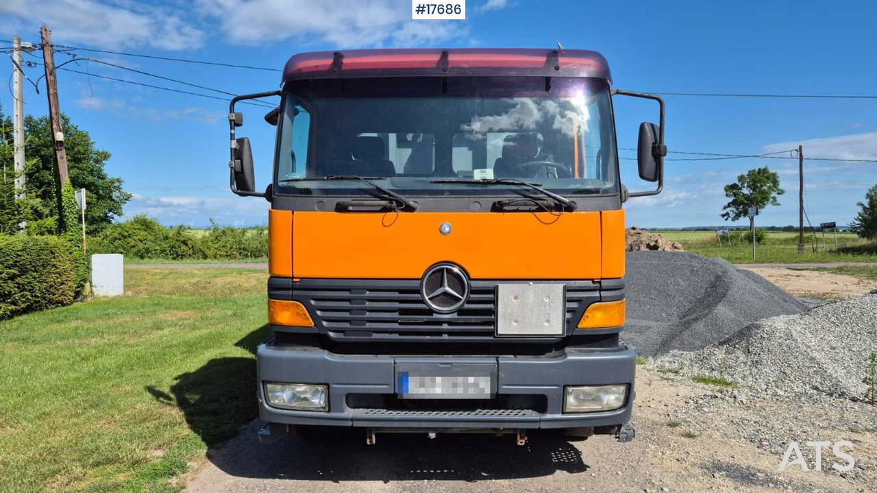 Mercedes-Benz 1828 hooklift (1999) two containers - Мултилифт с кука камион: снимка 2 Mercedes-Benz 1828 hooklift (1999) two containers - Мултилифт с кука камион: снимка 2