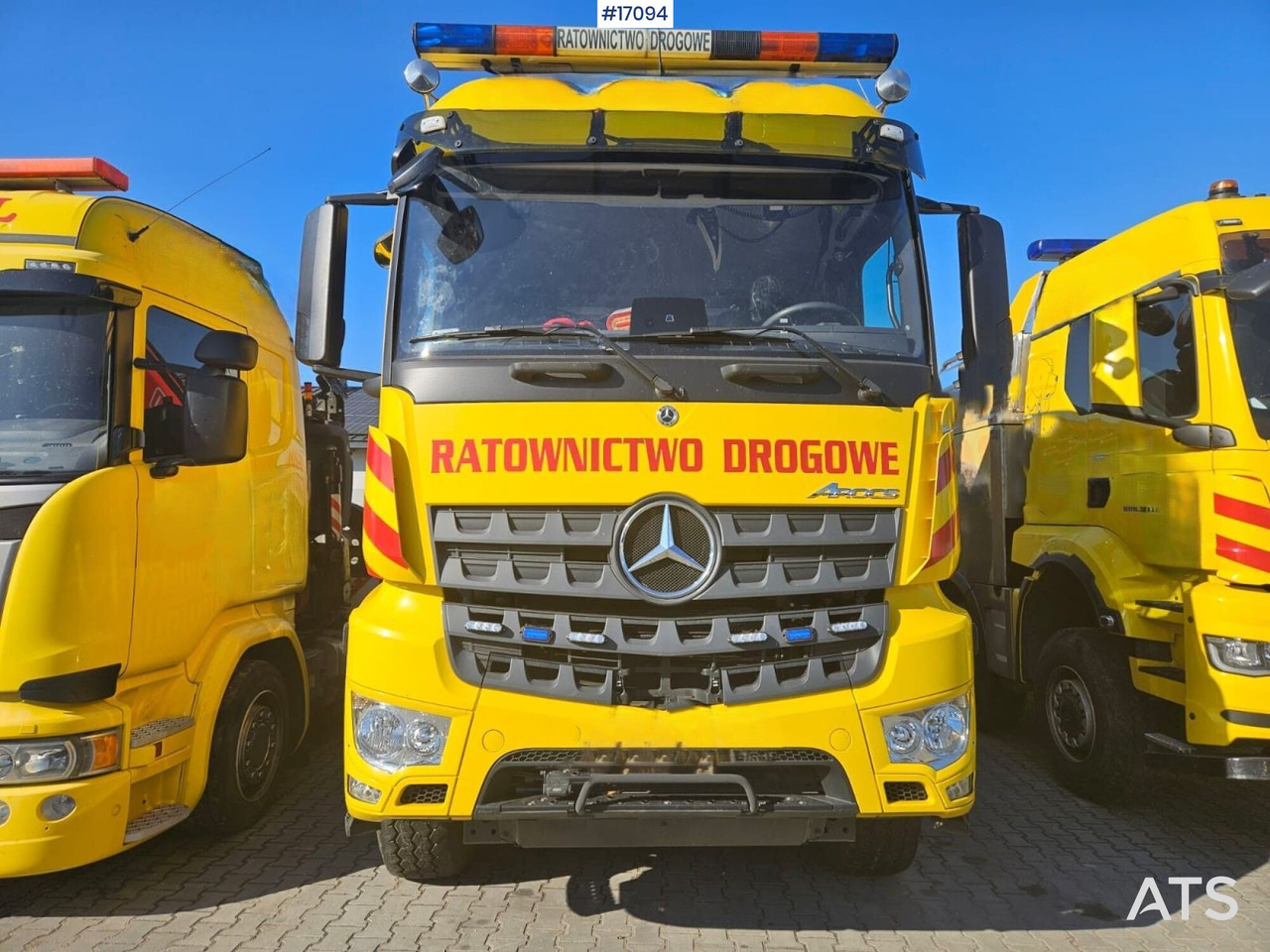 Specjalistyczny pojazd ratunkowy Mercedes Benz Arocs 4853 8x8 (2021) - Камион пътна помощ: снимка 3 Specjalistyczny pojazd ratunkowy Mercedes Benz Arocs 4853 8x8 (2021) - Камион пътна помощ: снимка 3