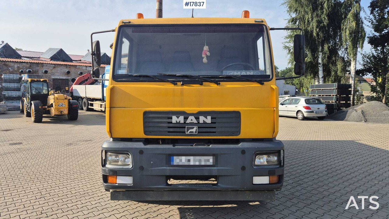 Tipper MAN 18.225 LC (2003) - Самосвал камион: снимка 3 Tipper MAN 18.225 LC (2003) - Самосвал камион: снимка 3
