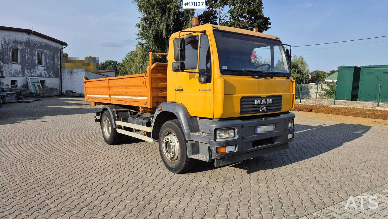 Tipper MAN 18.225 LC (2003) - Самосвал камион: снимка 1 Tipper MAN 18.225 LC (2003) - Самосвал камион: снимка 1