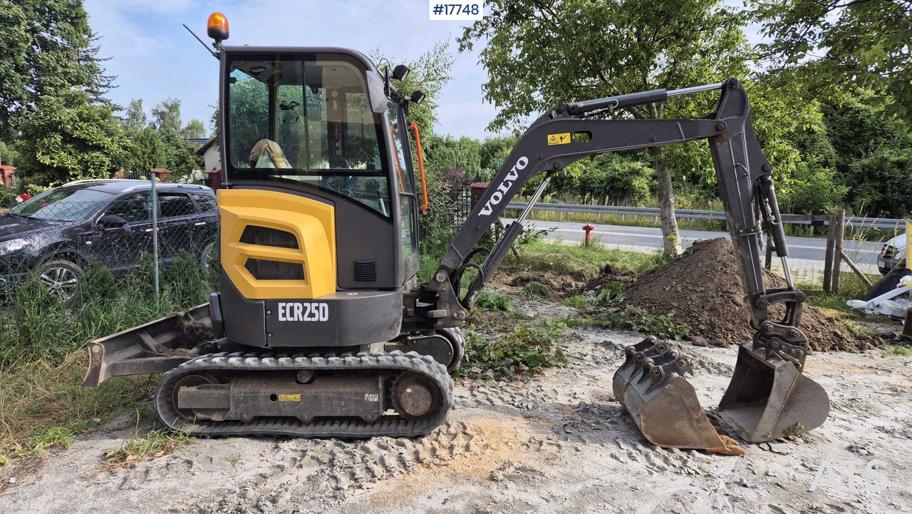VOLVO ECR25D Mini Crawler Excavator (2021) - Мини багер: снимка 1 VOLVO ECR25D Mini Crawler Excavator (2021) - Мини багер: снимка 1
