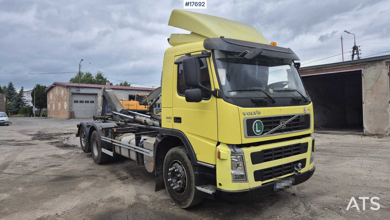VOLVO FM 440 EURO 5 hooklift (2009) - Мултилифт с кука камион: снимка 1 VOLVO FM 440 EURO 5 hooklift (2009) - Мултилифт с кука камион: снимка 1