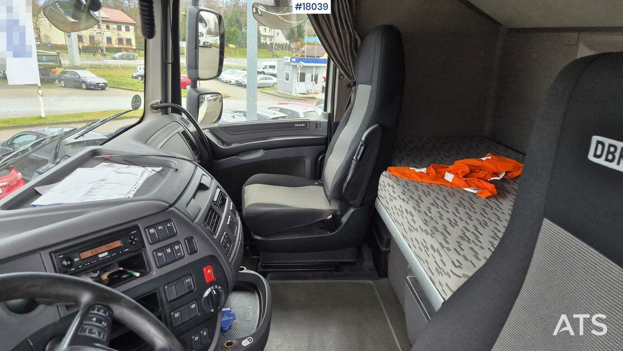 Влекач DAF XF 440 FT tractor unit (2017) Tipping hydraulics.: снимка 19