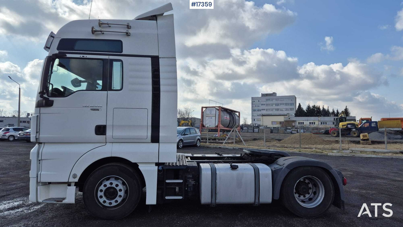 Truck tractor MAN TGX 18.440 EfficientLine 2 (2016) - Влекач: снимка 4 Truck tractor MAN TGX 18.440 EfficientLine 2 (2016) - Влекач: снимка 4