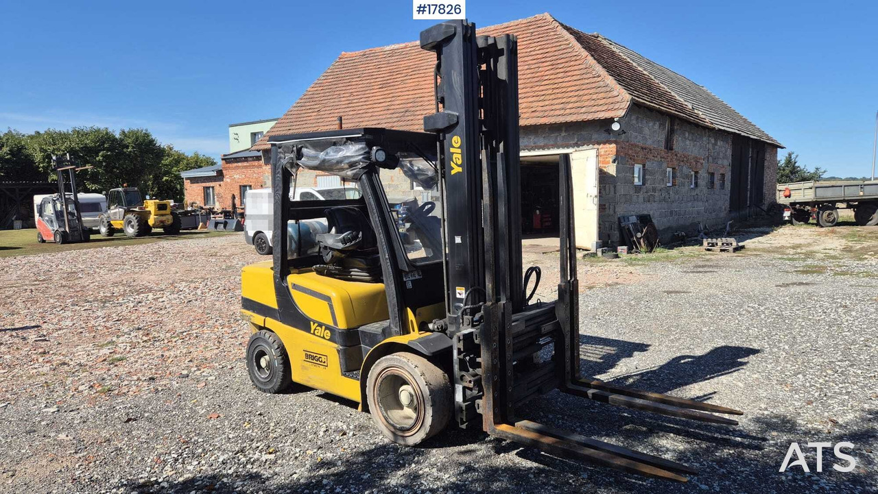 YALE GLP35VX Forklift (2017) - Газокар: снимка 1 YALE GLP35VX Forklift (2017) - Газокар: снимка 1