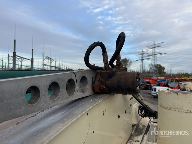 2010 Volvo FM420 8x4 Sleeper Tri/A Dump Truck - Самосвал камион: снимка 4 2010 Volvo FM420 8x4 Sleeper Tri/A Dump Truck - Самосвал камион: снимка 4