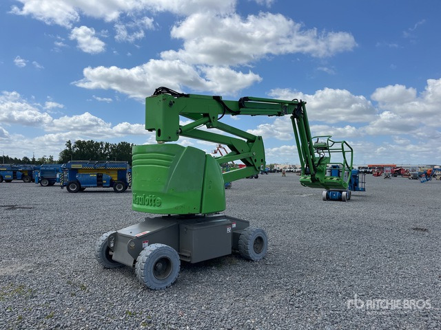 2011 Haulotte HA15IP 2WD Electric Articulating Boom Lift - Артикулираща платформа: снимка 2 2011 Haulotte HA15IP 2WD Electric Articulating Boom Lift - Артикулираща платформа: снимка 2