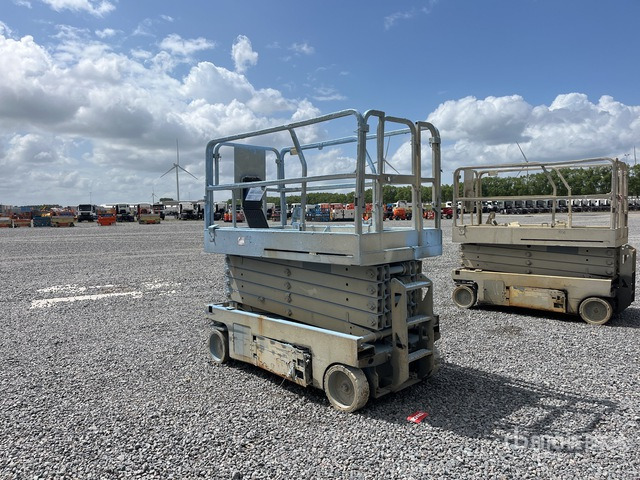 2015 Genie GS-3246 Electric Scissor Lift - Ножична работна платформа: снимка 4 2015 Genie GS-3246 Electric Scissor Lift - Ножична работна платформа: снимка 4