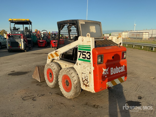 Bobcat 753 Skid Steer Loader - Мини челен товарач: снимка 3 Bobcat 753 Skid Steer Loader - Мини челен товарач: снимка 3